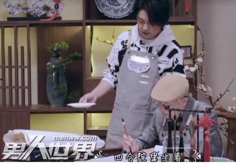 潘粤明家世背景,出身名门，演艺事业璀璨人生